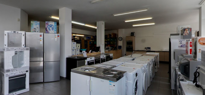 Rayonnages de pièces détachées électroménager dans le stock ABELEC